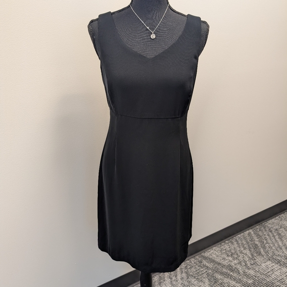 Eddie Bauer Black Sleeveless Sheath Dress Lightweight LBD Size 4 Minimal Classic - Picture 10 of 10